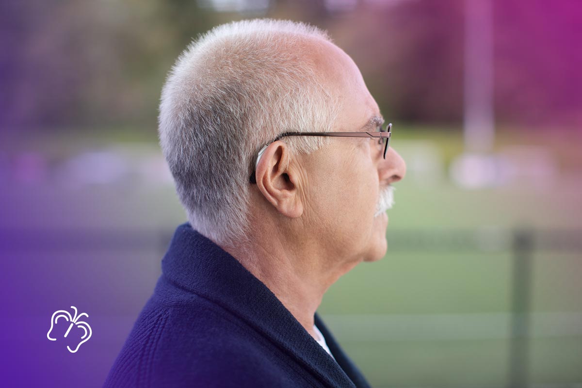 заушный слуховой аппарат