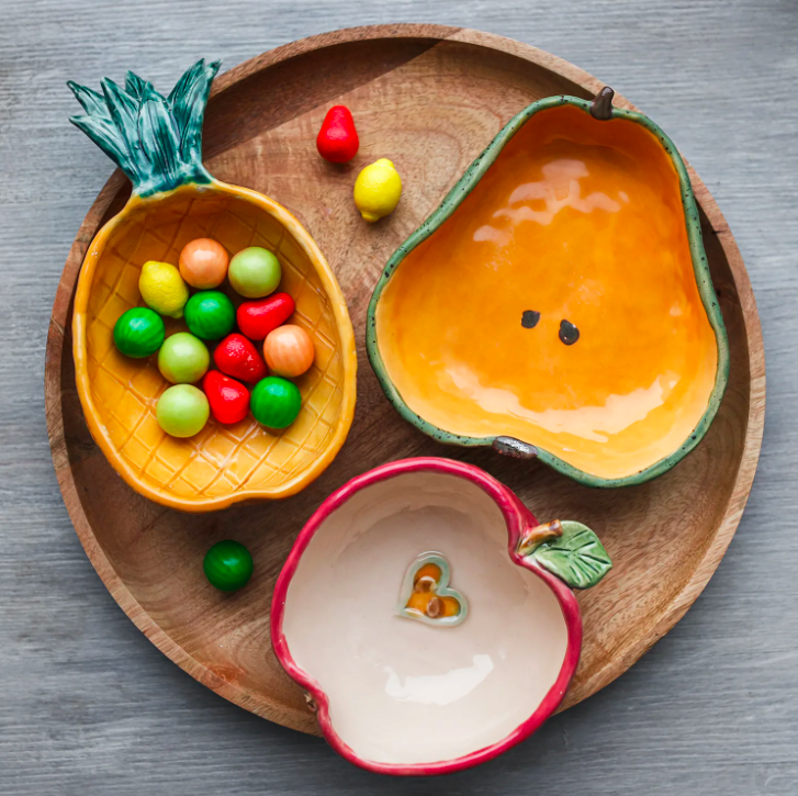 small handmade clay bowls for candy and nuts, easy pottery making Toronto idea