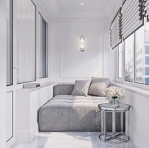 Уютный балкон с теплым остеклением фото