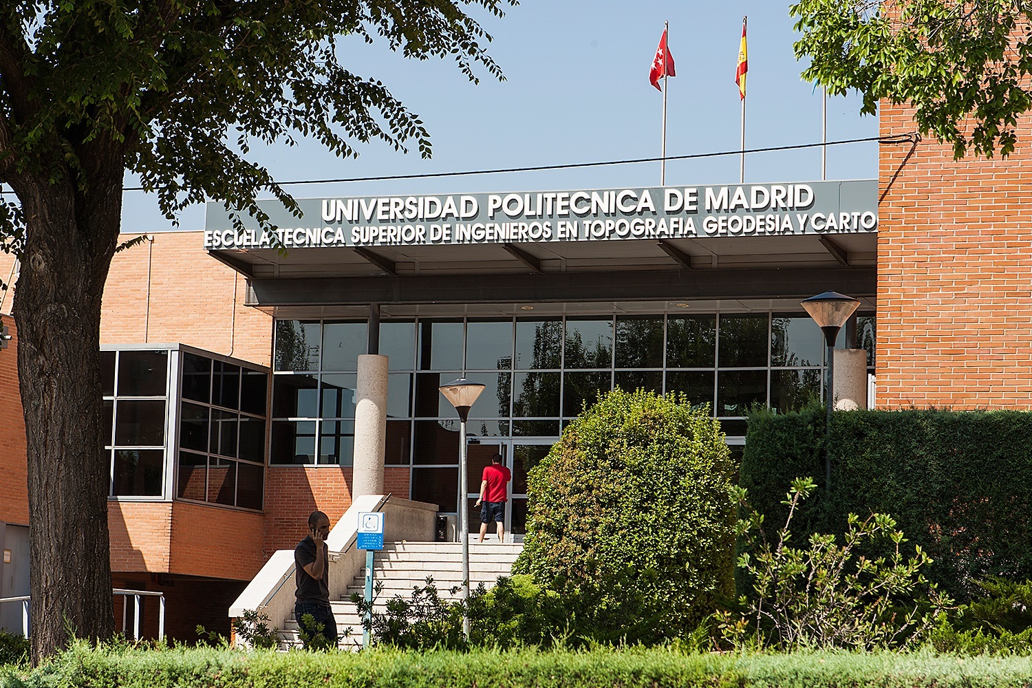 Universidad madrid. Автономный университет Мадрида. Технический университет Мадрида Испания. Университет Комплутенсе. Мадрид учебные заведения.