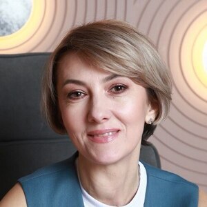 Елена Комарова