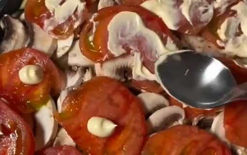 Приготовление мяса по-французски из говядины в духовке: шаг 6