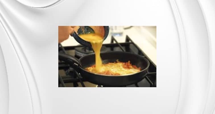 Приготовление шакшуки на сковороде по рецепту Ивлева: шаг 10