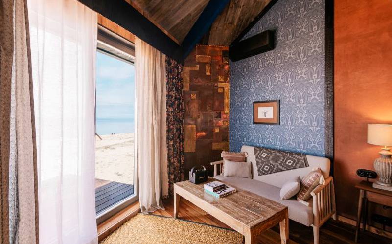 Номер внутри, Молодость, Байкал