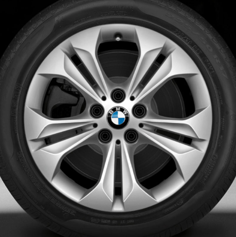 Бмв стиль каталог. BMW x1 f48 диски. Диски BMW x1 f48 r17. Диски BMW x1 f48 r18. Колеса на BMW x1 f48.
