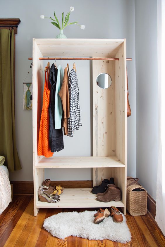Kupte si šatní skříň ve stylu loft s vlastním