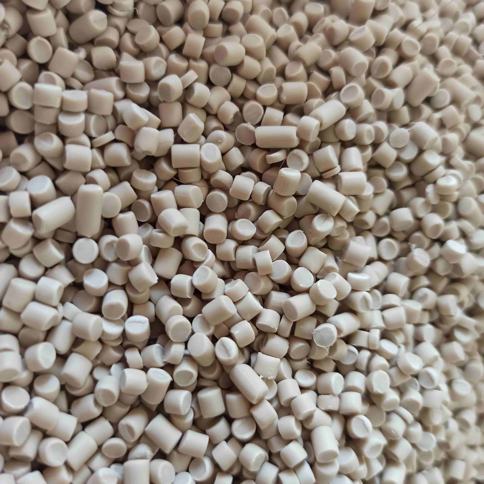 Горсть Kompanit ПВЗ натурального цвета