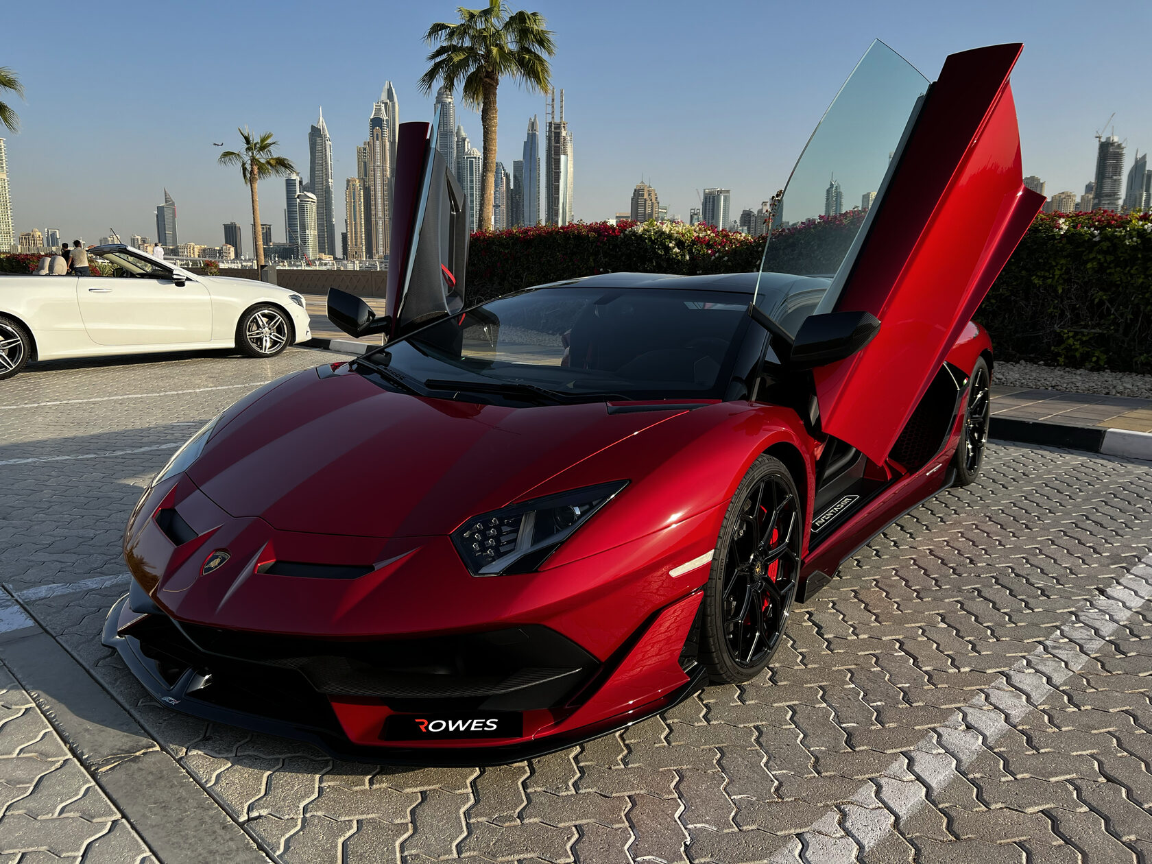 Lamborghini aventador s красный. Ламборджини в дубае. Lamborghini in dubai. Аренда ламборгини в дубае. Аренда ламборгини в дубае.