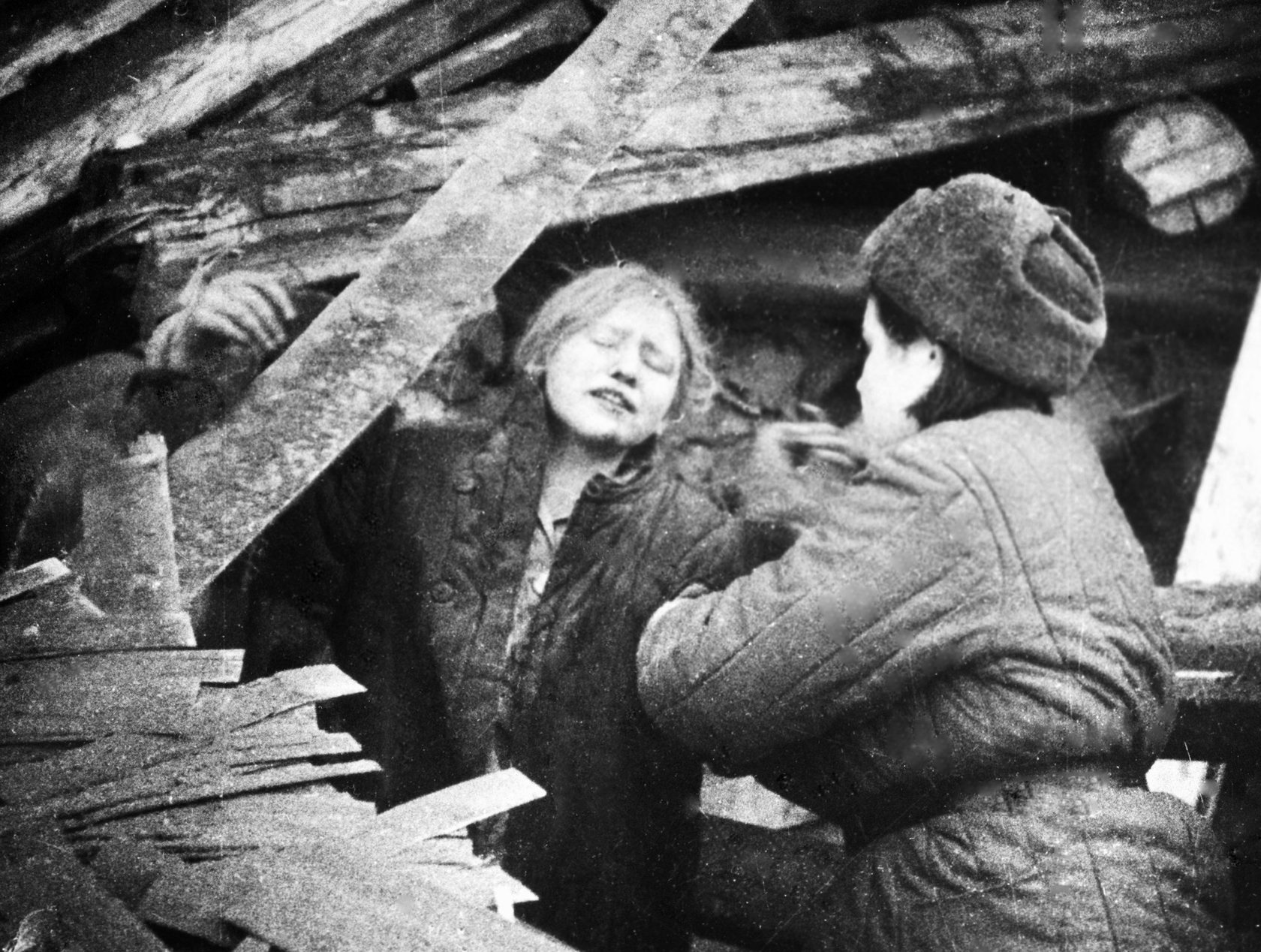 Как люди помогали во время войны. Блокада Ленинграда Военная хроника.