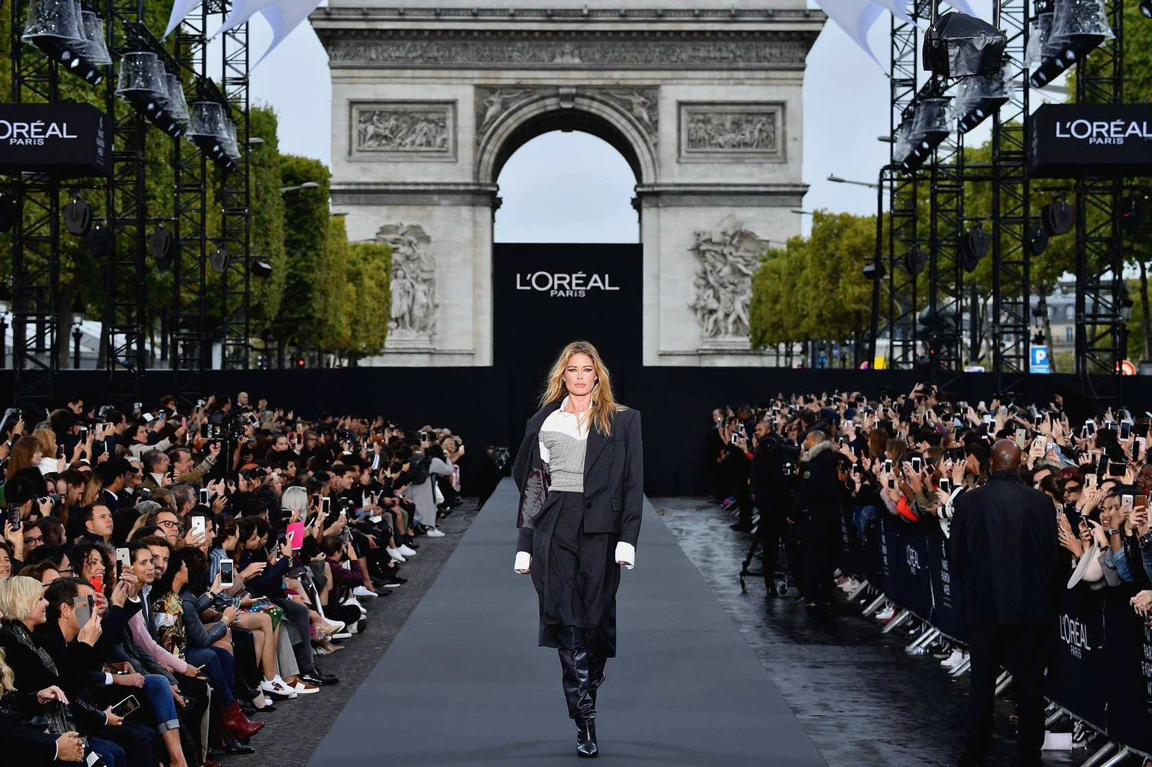 Fashion paris. Мода Париж Catwalk. Вероник Нишанян показ неделя моды в Париже. Неделя моды во Франции. Неделя моды в Париже сентябрь 2020.