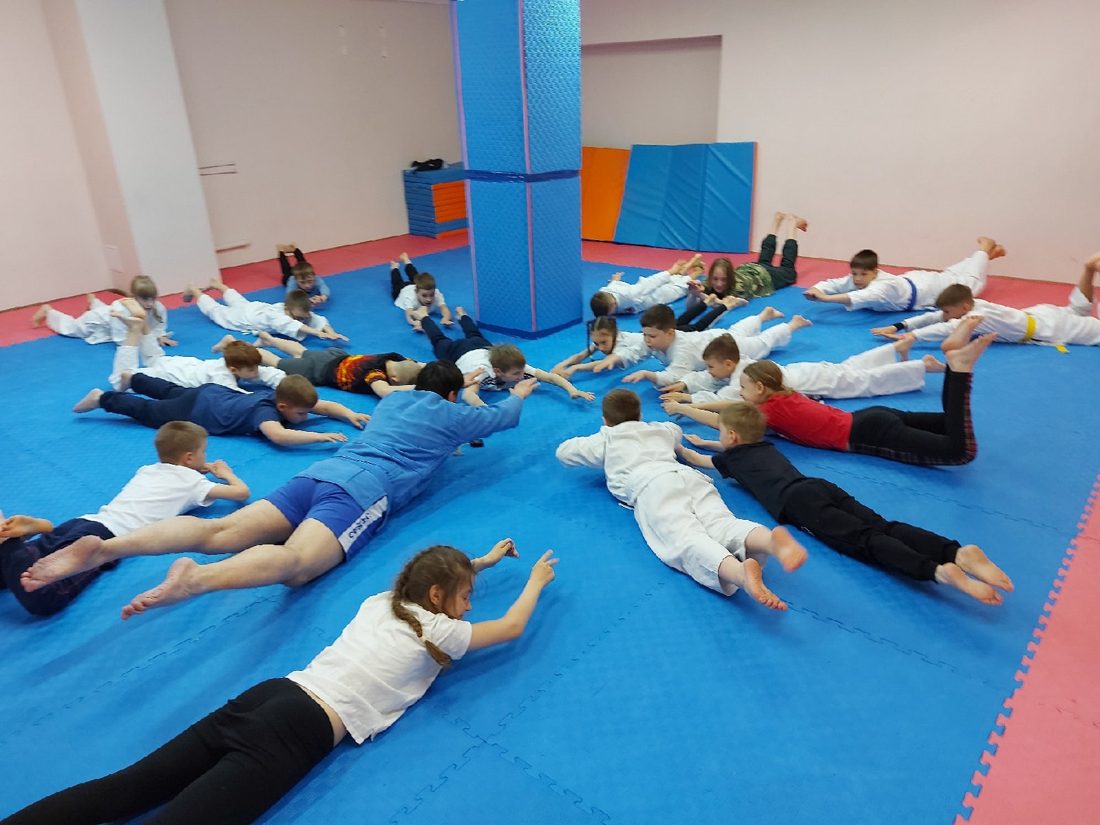 Спортивный клуб сургут. Спортивные клубы Сургут.