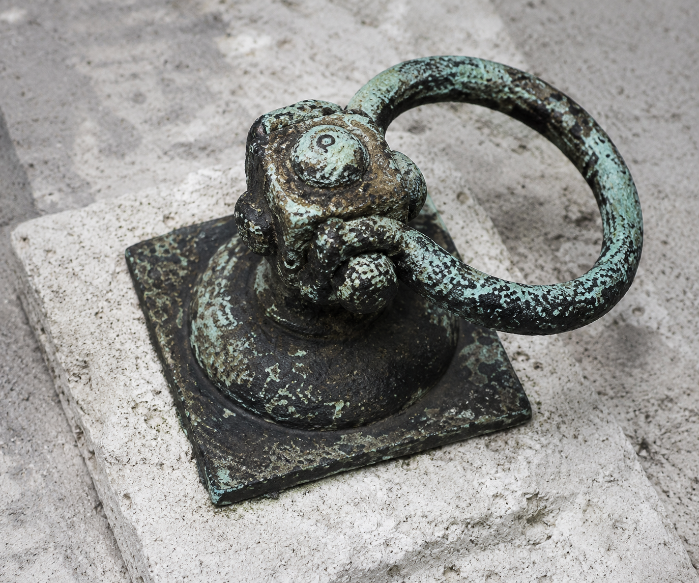 Bronze architectural detail