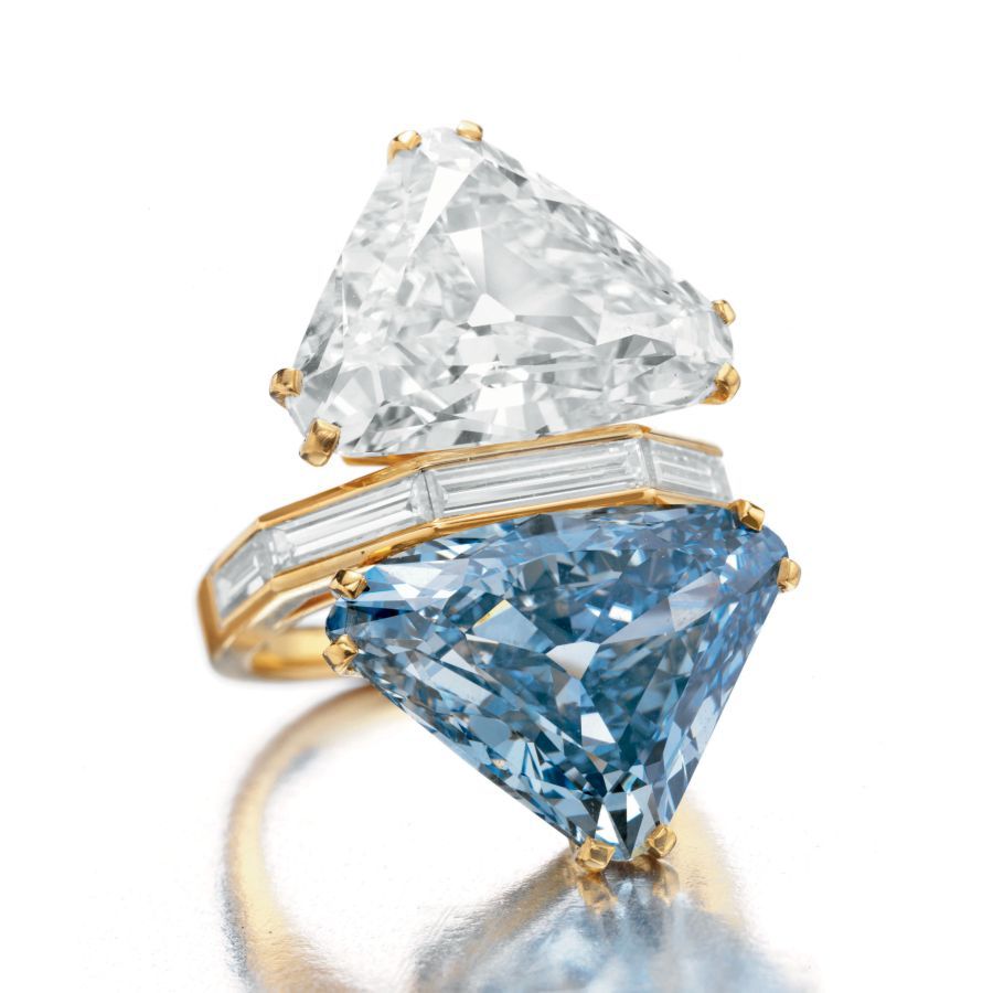 Кольцо Bvlgari «Two-Stone Diamond». Стоимость 15,8 млн.$