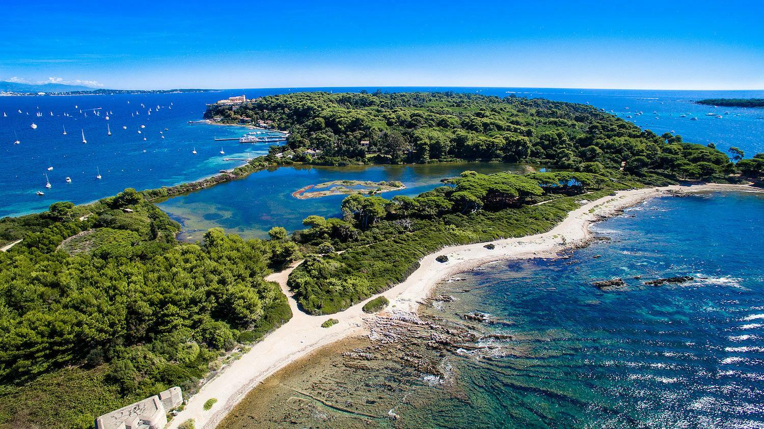 Boat cruise to the Lérins Islands from Cannes | Signature Sailing Charter