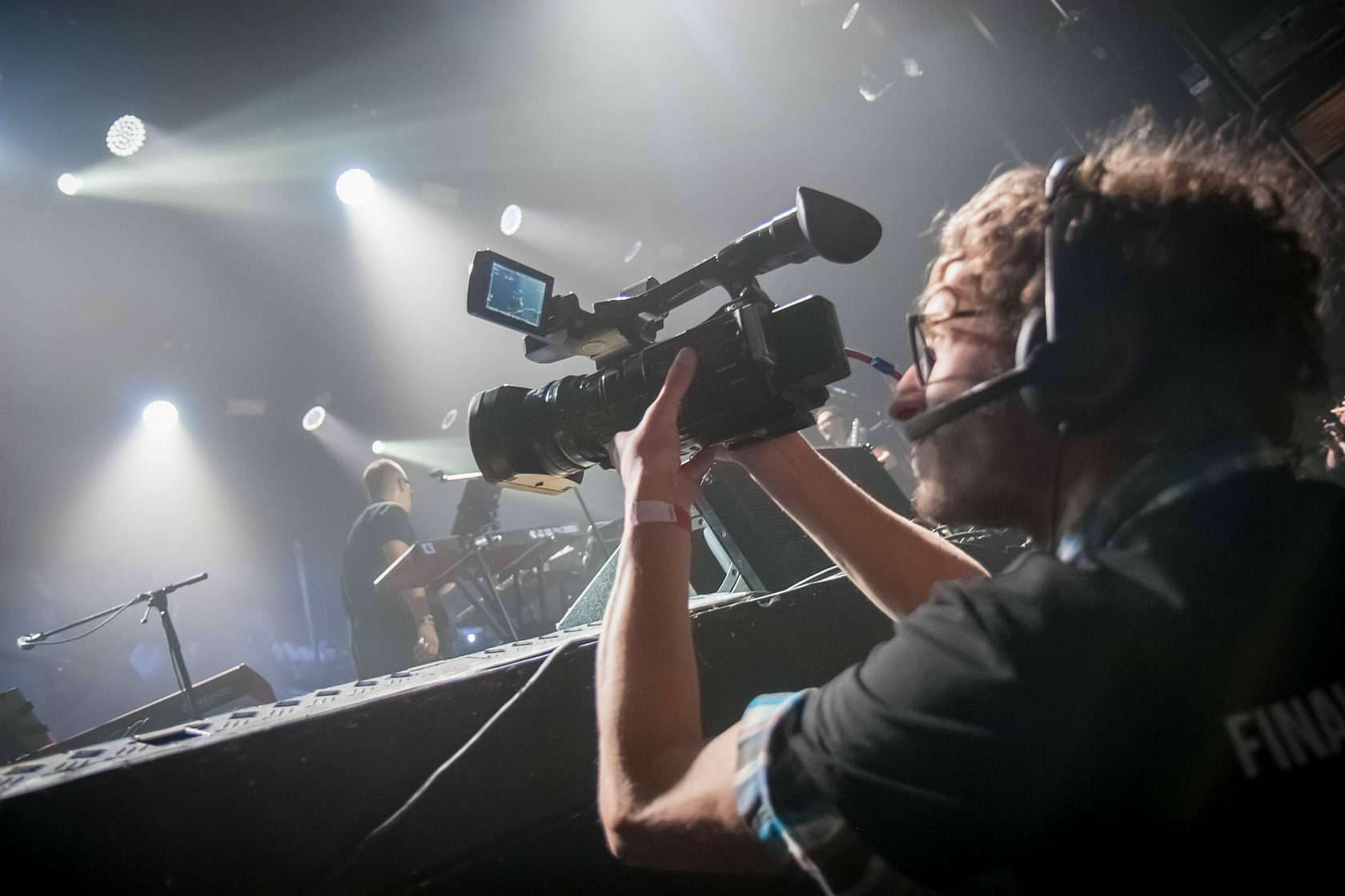 трансляция концерта на экраны