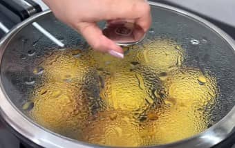 Приготовление сырников из творога с морковью и яблоком: шаг 9