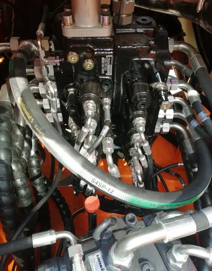 Колесный экскаватор Lonking CDM 6150W