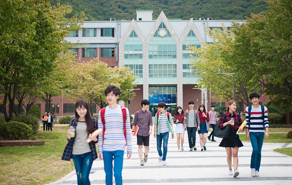 Университеты в корее сеул. Кимпо Корея. Университет Кимпо. Южная Корея Сеульский национальный университет. Сангмен университет Корея.