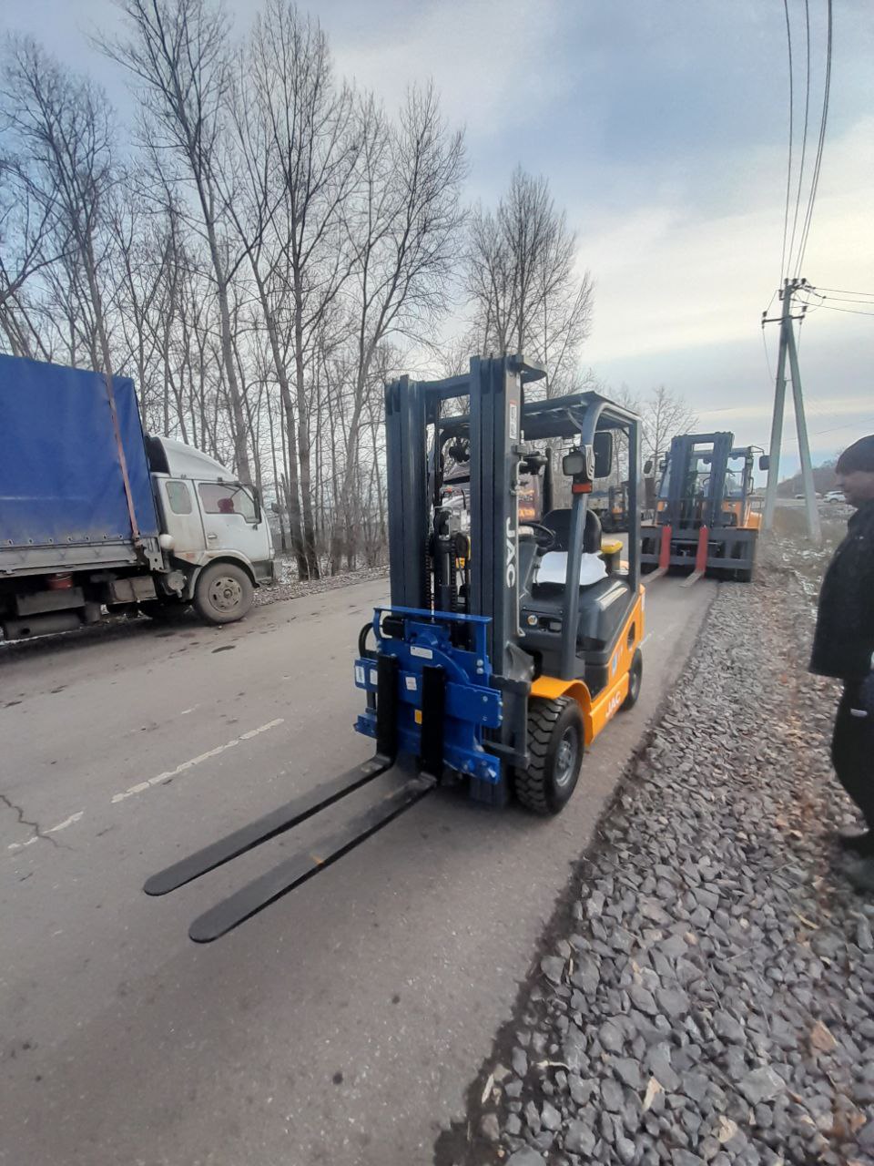 Купите вилочные погрузчики JAC грузоподъемностью 3 тонн (3000 кг). Лизинг,  трейд-ин, рассрочка и аренда вилочных погрузчиков у официального дилера JAC  Еврокара Москва в России.