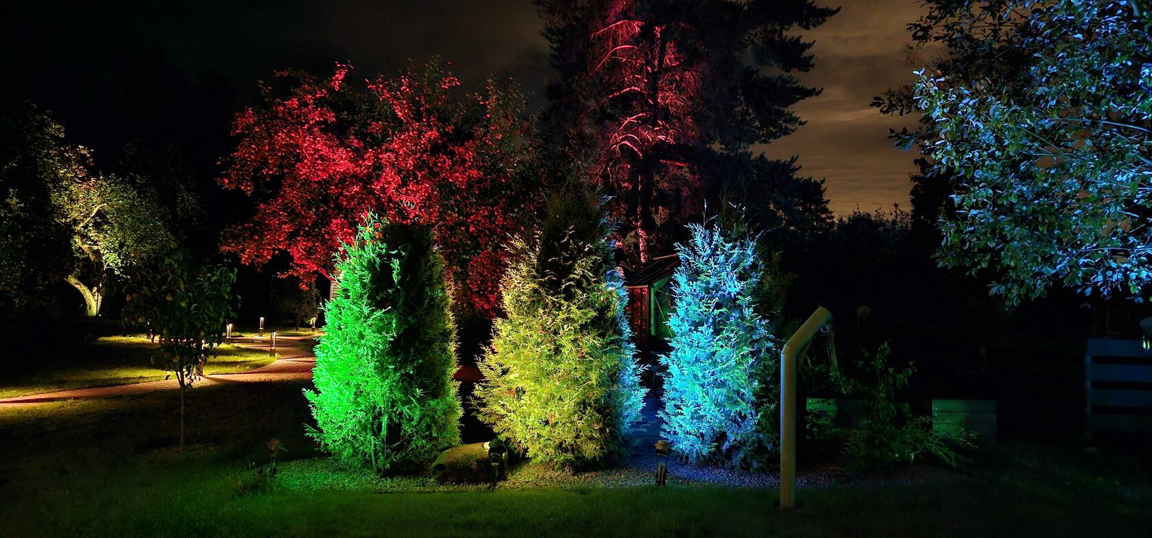 Готовые комплекты ландшафтного освещения деревьев и сада от 4 до 18 ...