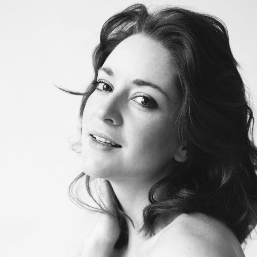 Жалаңаш спортшы әйелдер клиптері