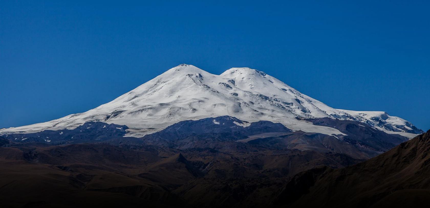 Гора эльбрус самая высокая точка. Горы Кавказа Эльбрус. Эльбрус Кабардино-Балкария, Карачаево-Черкесия. Северный Кавказ Эльбрус.