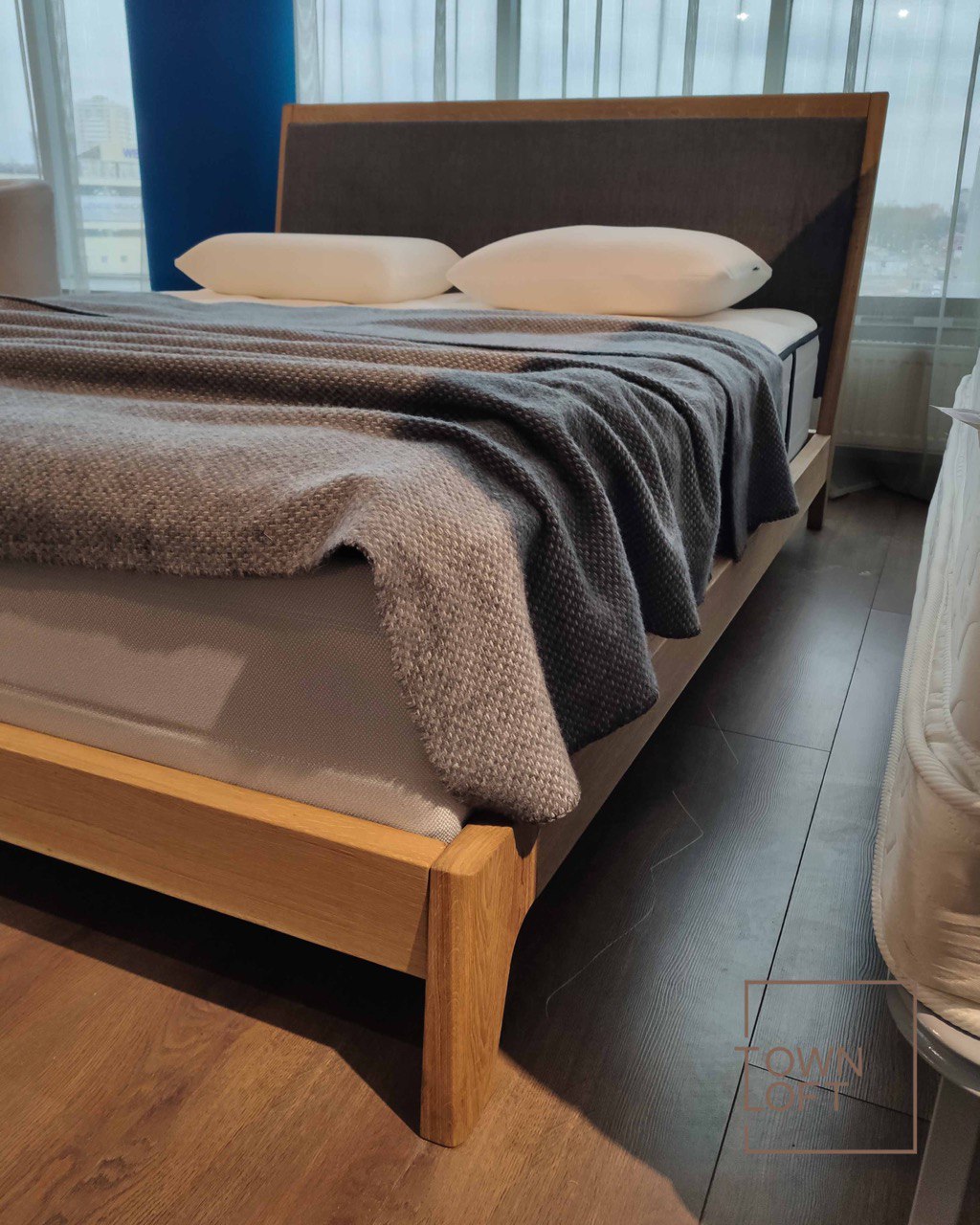 Кровати из массива дуба в Минске - купить деревянную кровать от ...