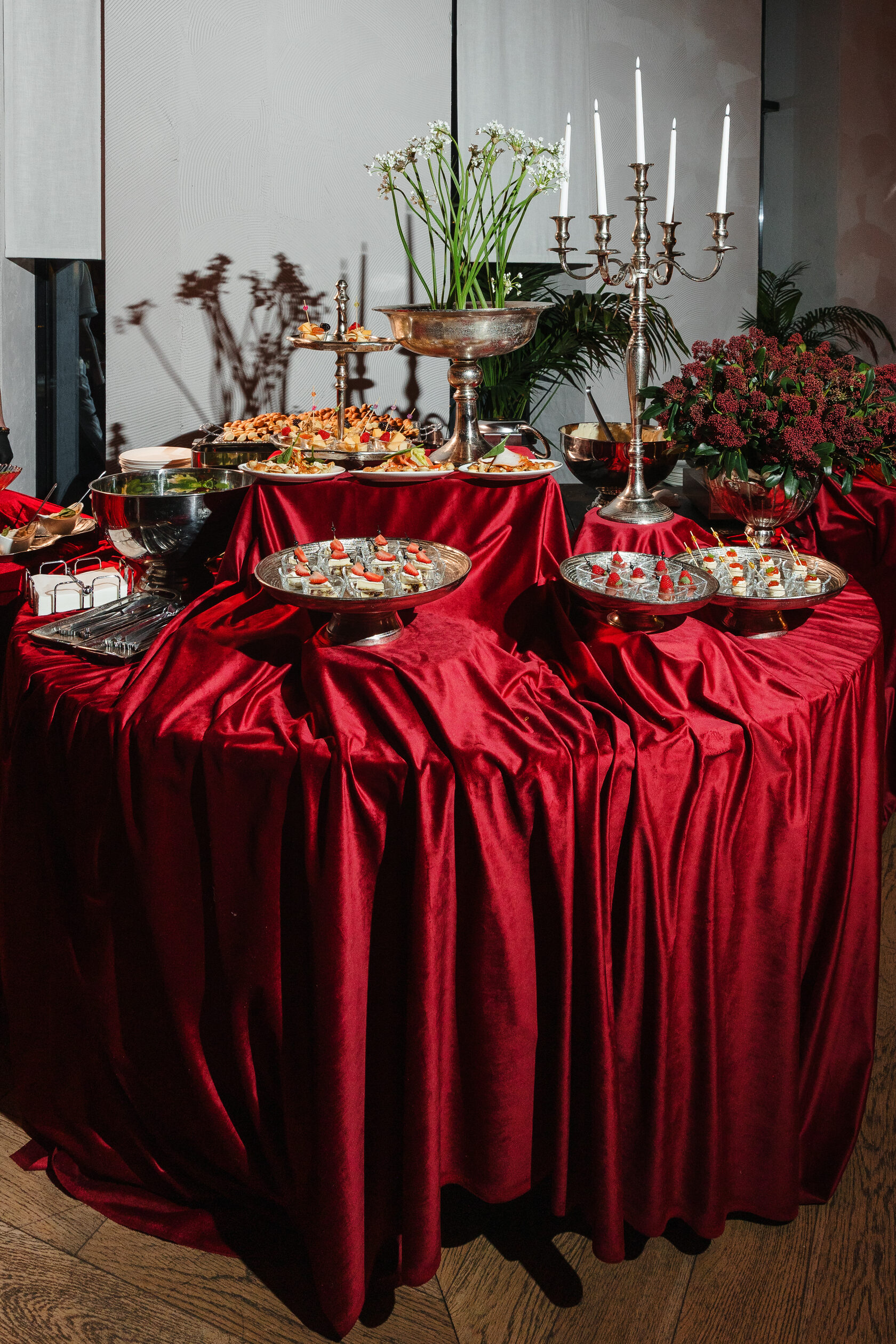 Фуршетные закуски на выездном мероприятии — авторское меню кейтеринг Smile Event Москва