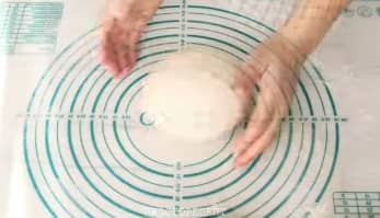 Приготовление осетинских пирогов с картошкой и сыром в духовке: шаг 14