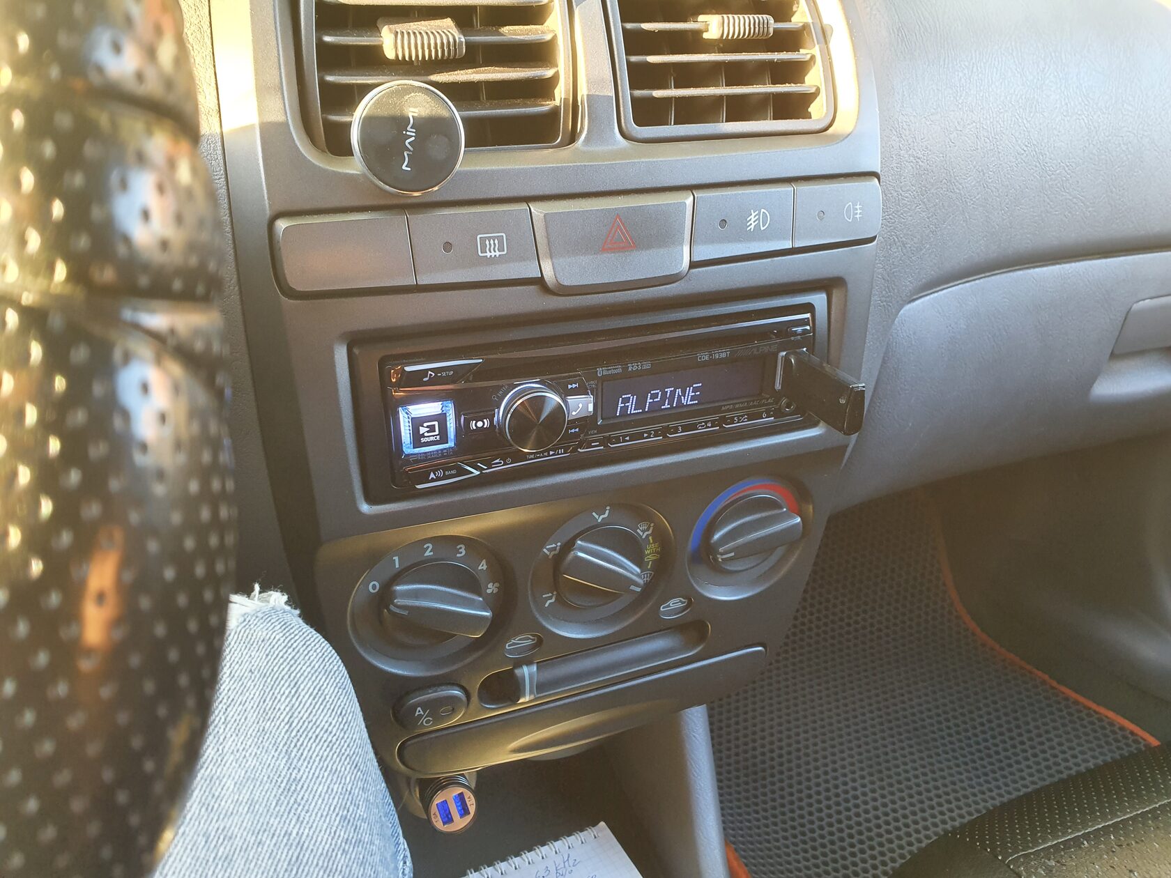 установка магнитолы Hyundai Accent 2
