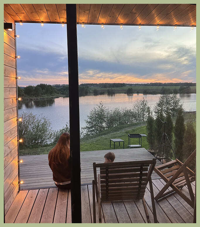 комфортное проживание в домиках с кондиционером, Wi-Fi, телевизором и кухней