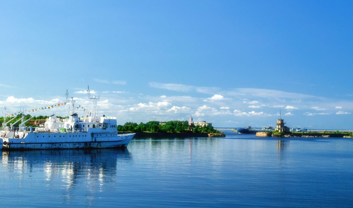 Кронштадт экскурсии. Кронштадт морская прогулка. Морская прогулка вокруг Фортов Кронштадта. Кронштадт экскурсия пират.