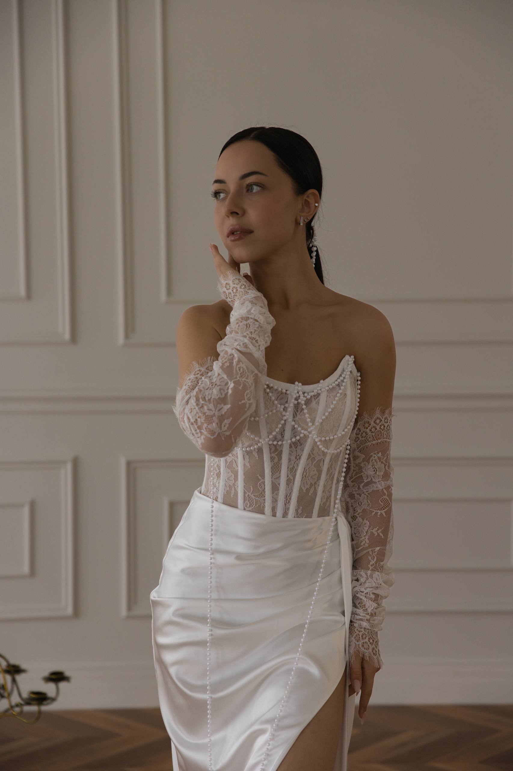 Свадебное платье облегающее с драпировкой