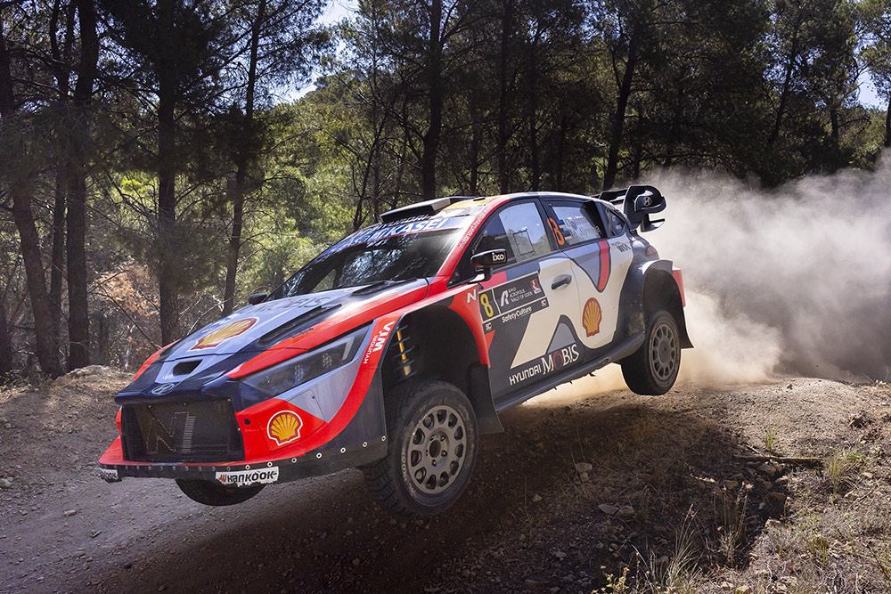 Отт Тянак и Мартин Ярвеоя, Hyundai i20 N Rally1 (ALZ WR 926), ралли Акрополь 2025