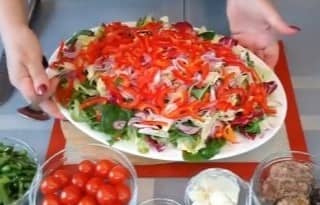 Приготовление салата «Нисуаз» с тунцом: шаг 6