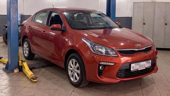 Kia Rio в боксе техцентра Акпп-Сервис Москва
