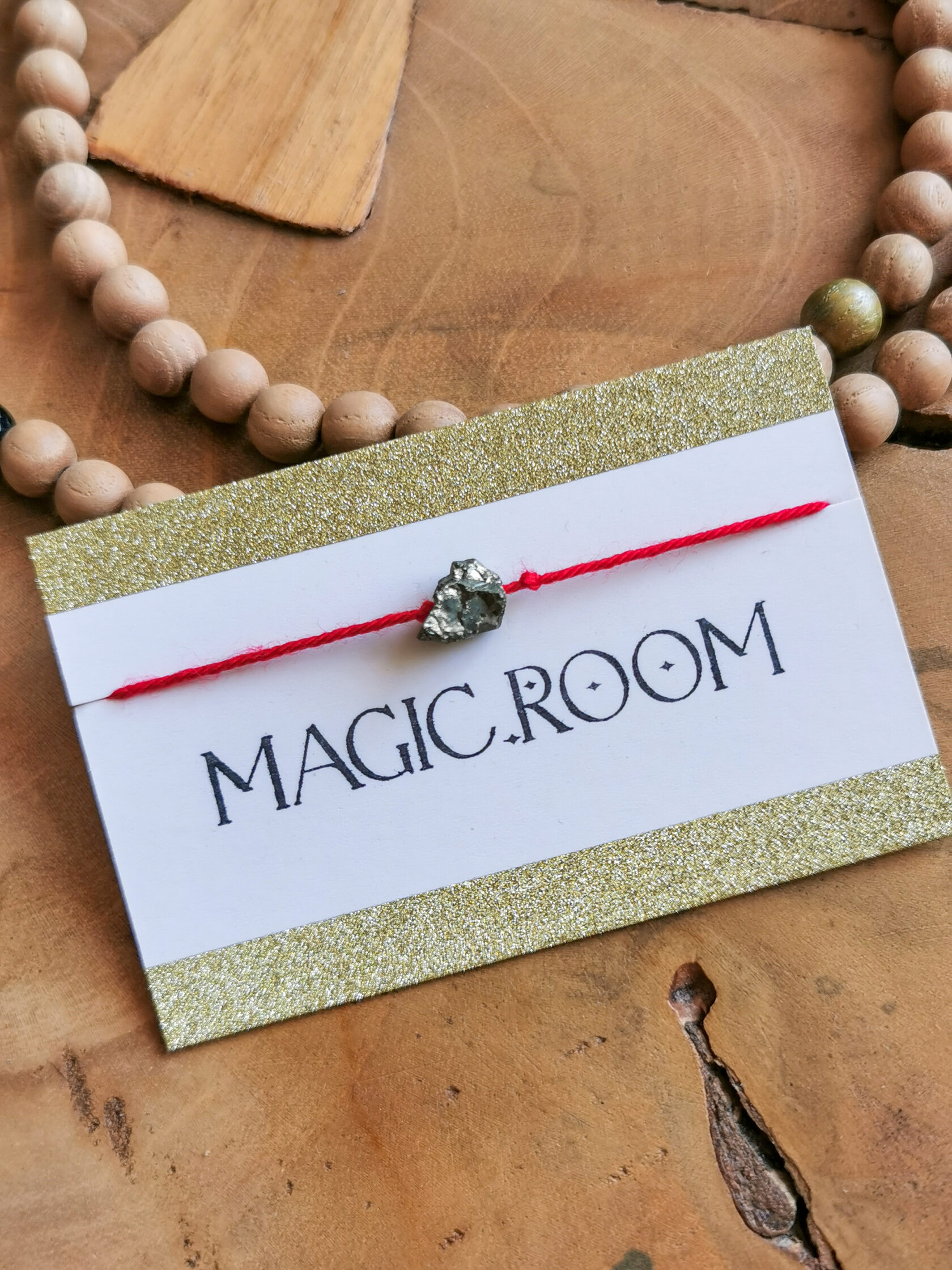 Красная нить на руку из Израиля с пиритом