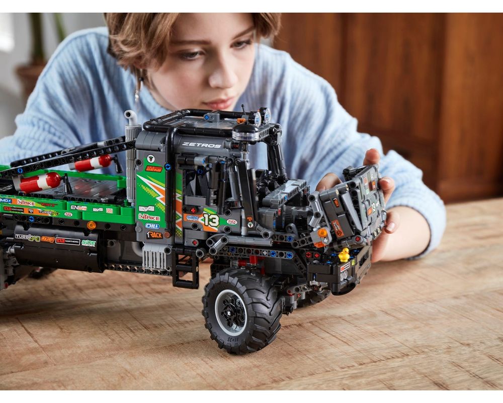 LEGO® Technic 42129 Truck trialový vůz Mercedes-Benz Zetros 4x4s
