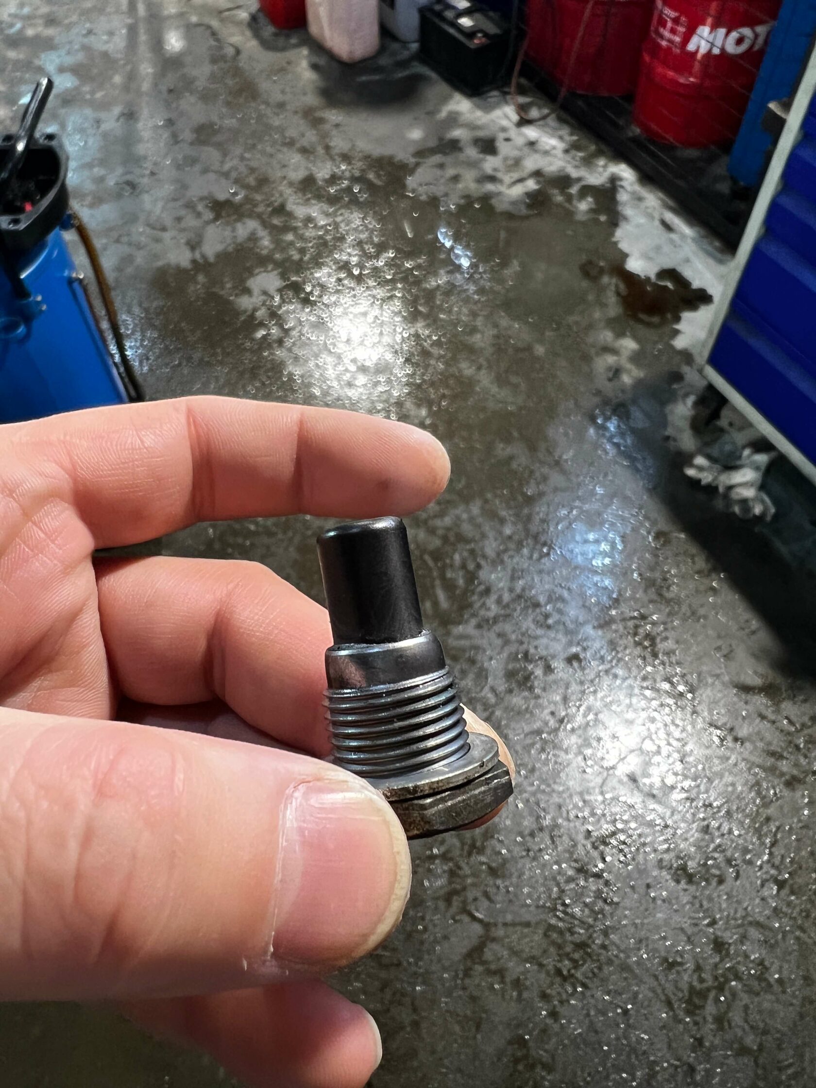 Очистка магнита пробки