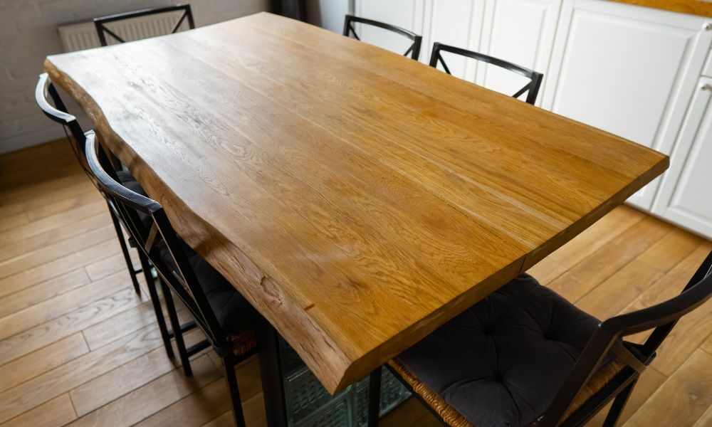 Ways To Use Reclaimed Wood for Rustic Tabletops