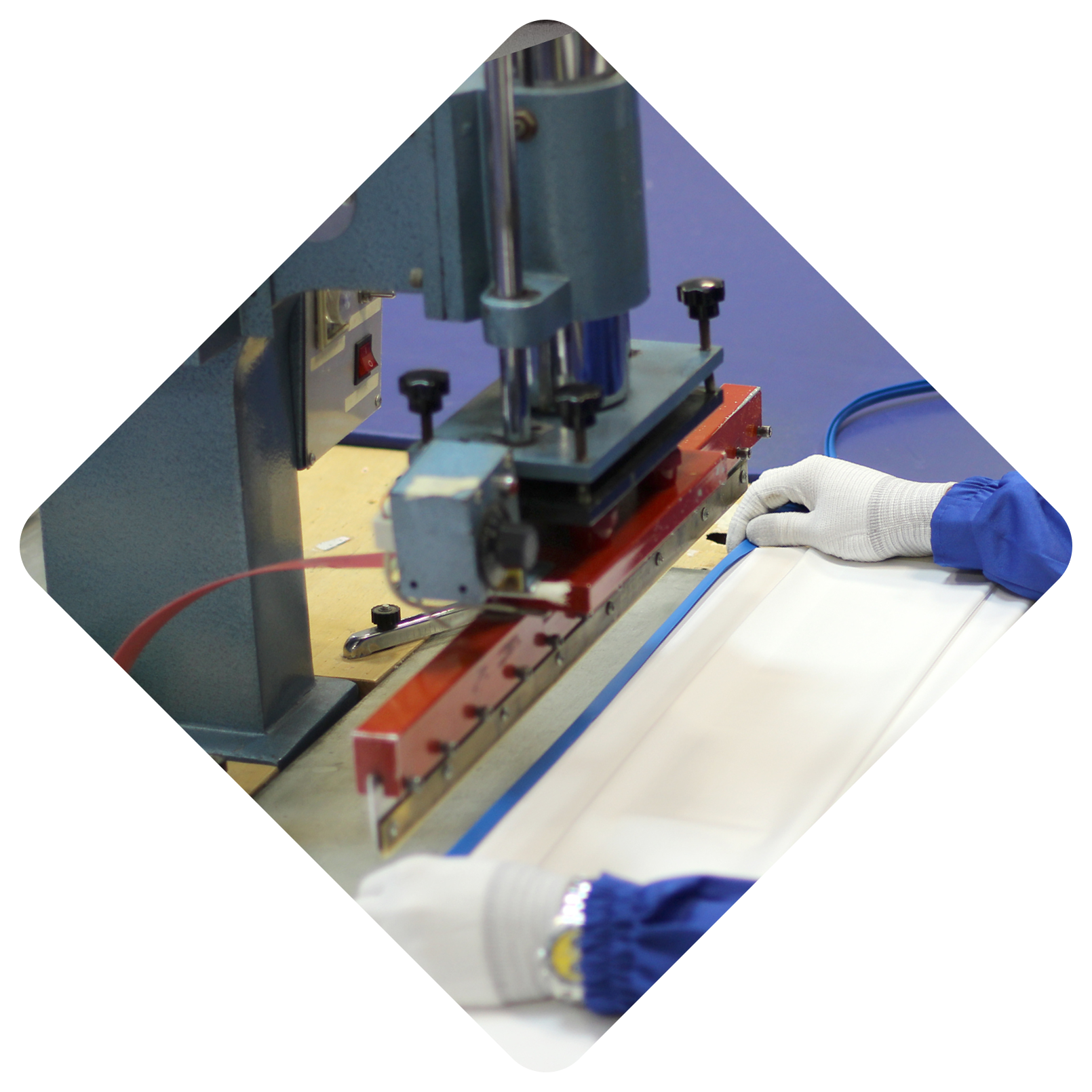 производство натяжных потолков