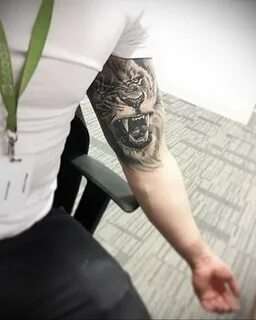 Тату на бицепсе | ANATOMY TATTOO STUDIO | Дзен