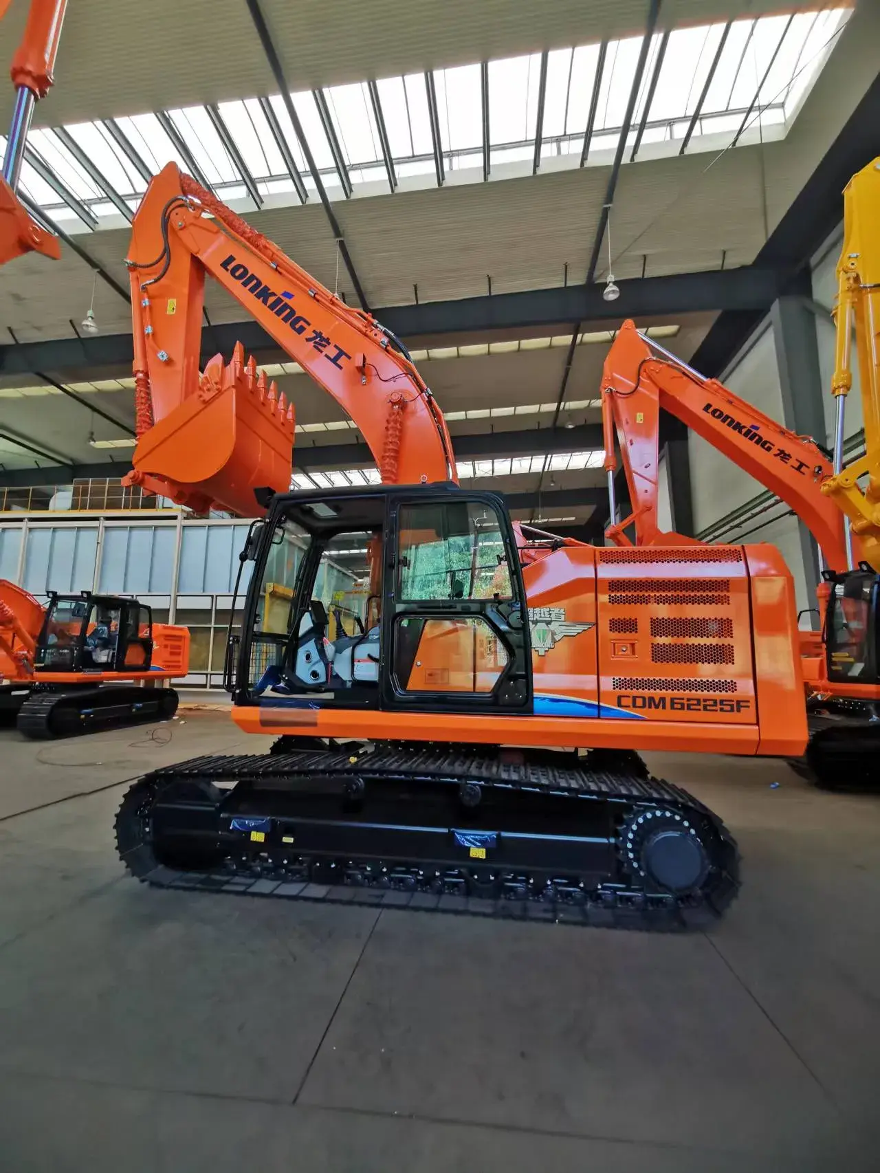 Гусеничный экскаватор LONKING CDM 6225F