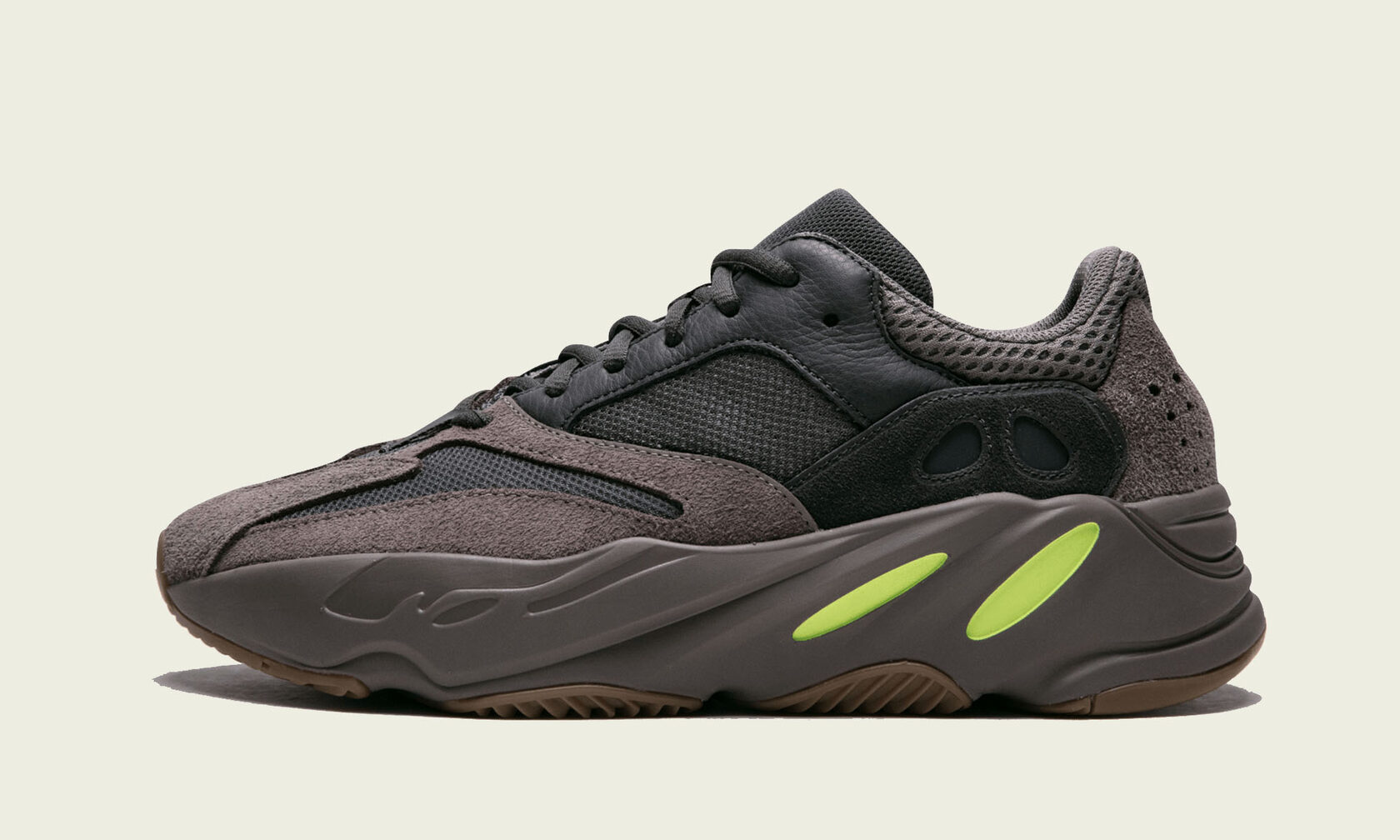 Yeezy 700 discount mauve sitting