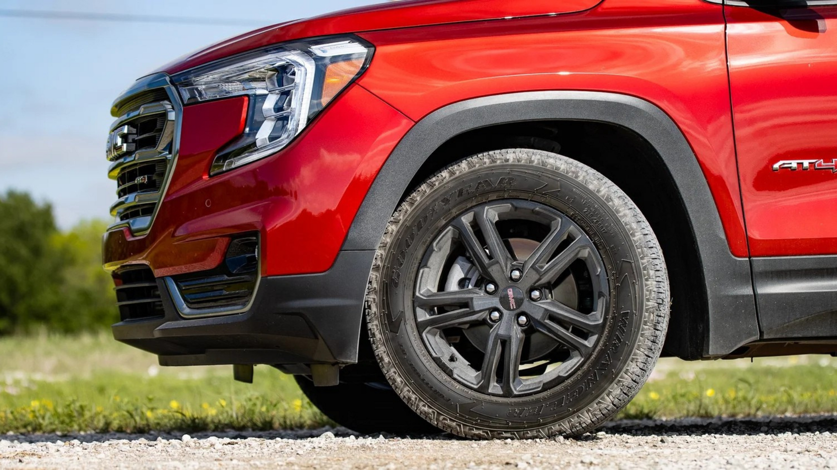 Chevrolet Equinox 2024 экстерьер — главный снимок