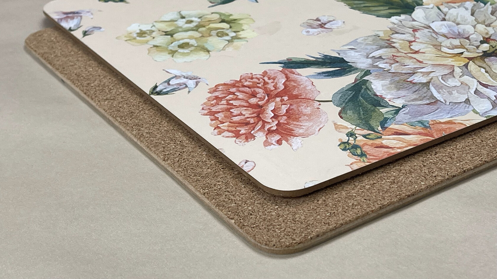 Салфетки сервировочные прямоугольные из пробки "Маки акварель"