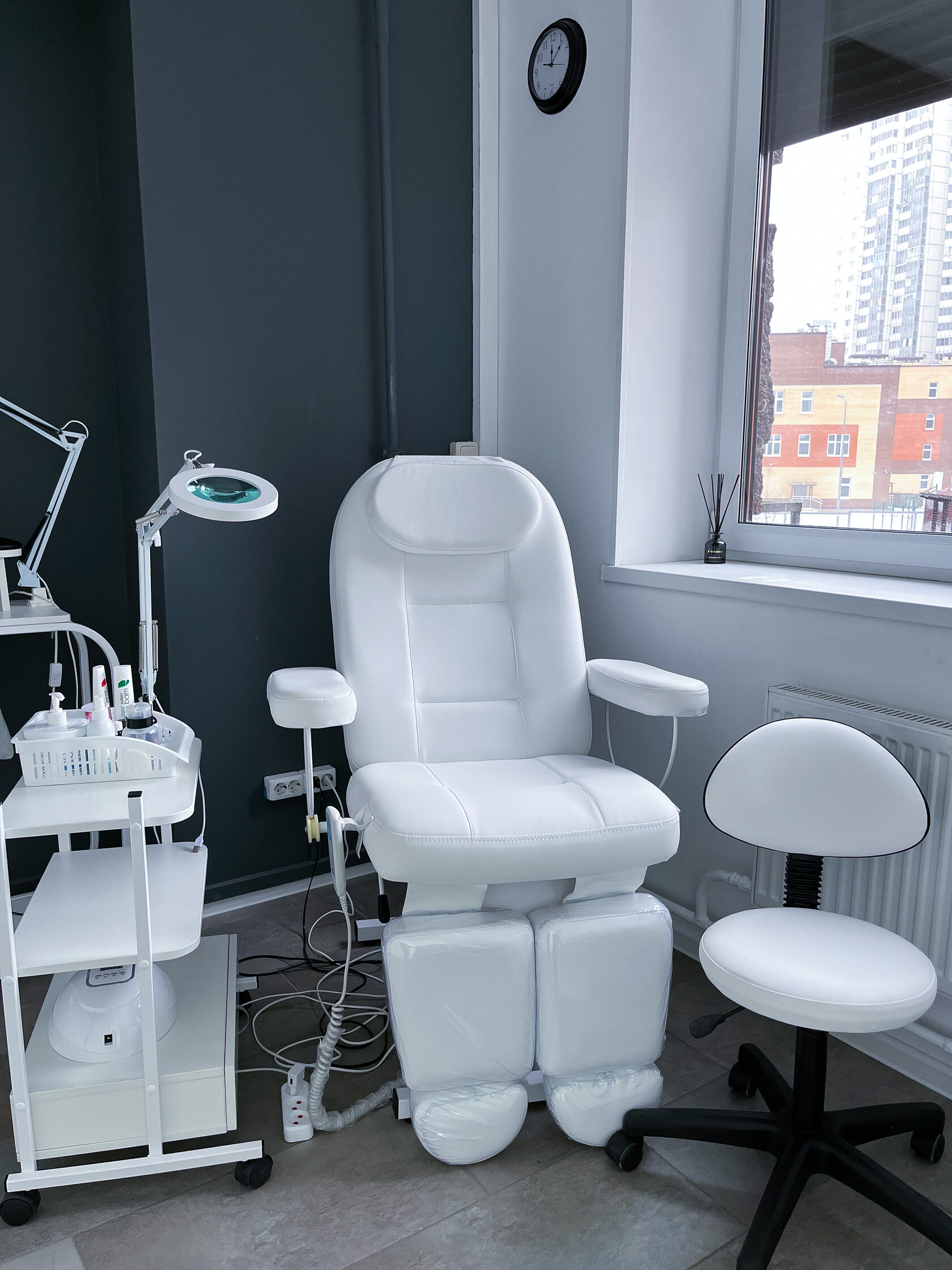 Diamond clinic туристская 16. гараж ле маникюр. даймонд клиник университетская 22. интерьер гаража 3д. Nail garage.