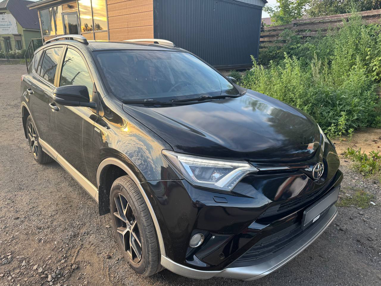 Toyota RAV4, выкупленный компанией Клик Авто