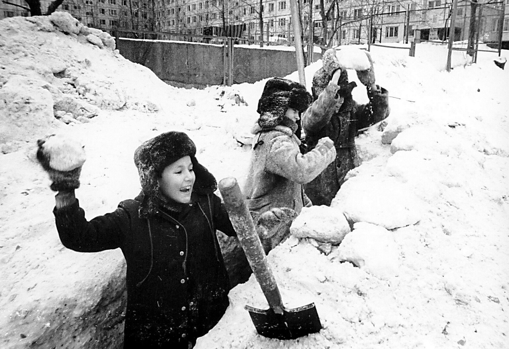Детство СССР снежки