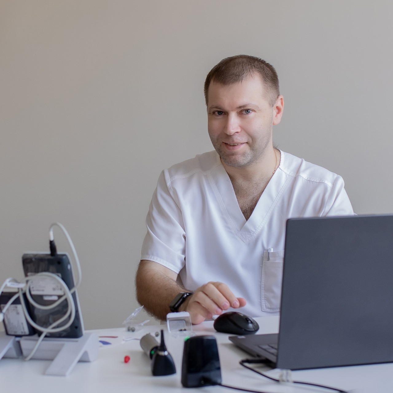 Борис Отрутько, врач сурдолог-­оториноларинголог высшей квалификационной категории, руководитель клинико-­диагностического центра слуха «Областной сурдолог.28»